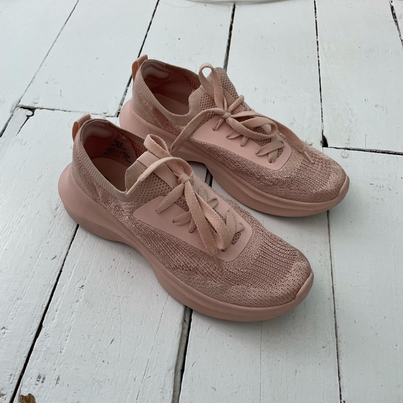 H&M Shoes - Blush pink knot sneakers